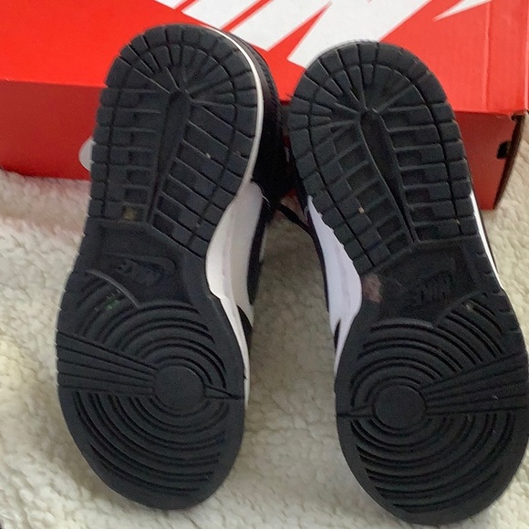 Nike Dunks low black and white Panda sneakers - Picture 3 of 8